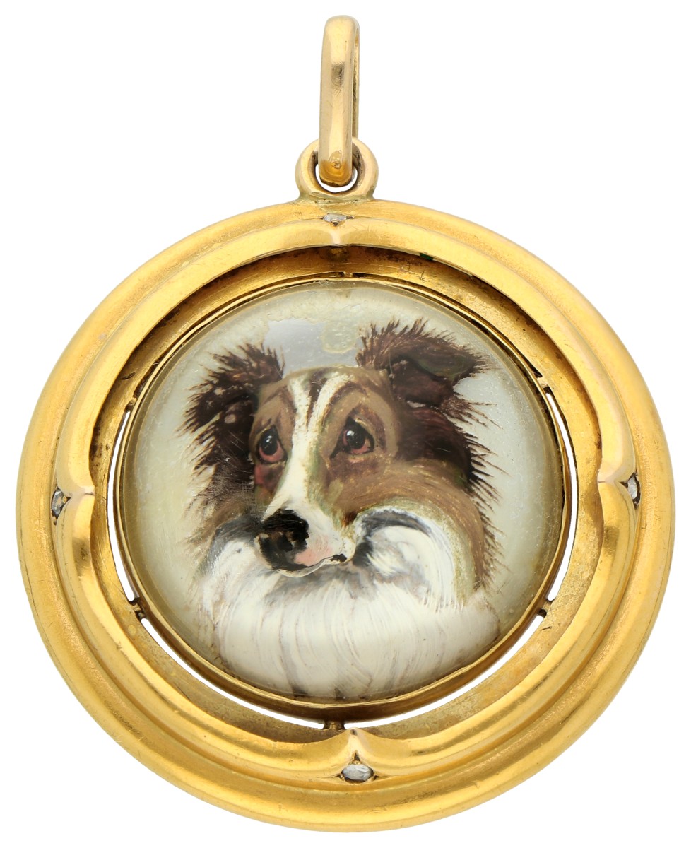 18K geelgouden 'reversed intaglio' hanger van een hond gezet in bergkristal