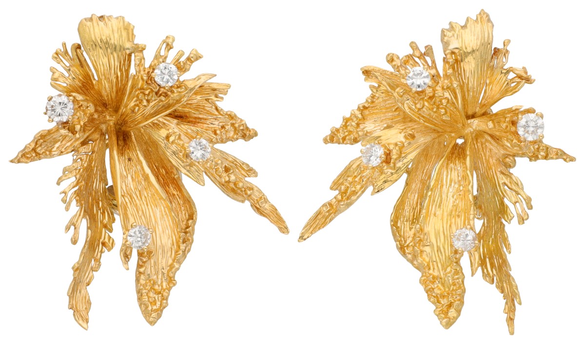 Chaumet 18K geelgouden oorbellen bezet met ca. 0.75 ct. diamanten