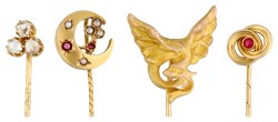 Lot van 14K en 18K geelgouden spelden bezet met diamant, zaadparel en simili