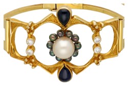 14K geelgouden bangle armband bezet met  cultivé parel, saffieren en diamanten