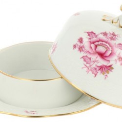 Een porseleinen botervloot met bloemendecor. Herend, 2e helft 20e eeuw.