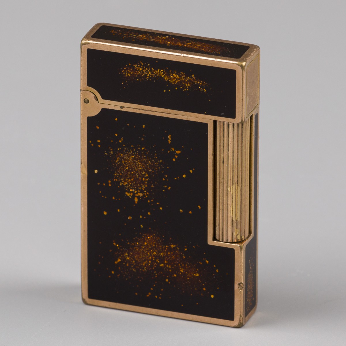S.T. Dupont ''Gold Dust'' Laque-de-Chine gasaansteker.