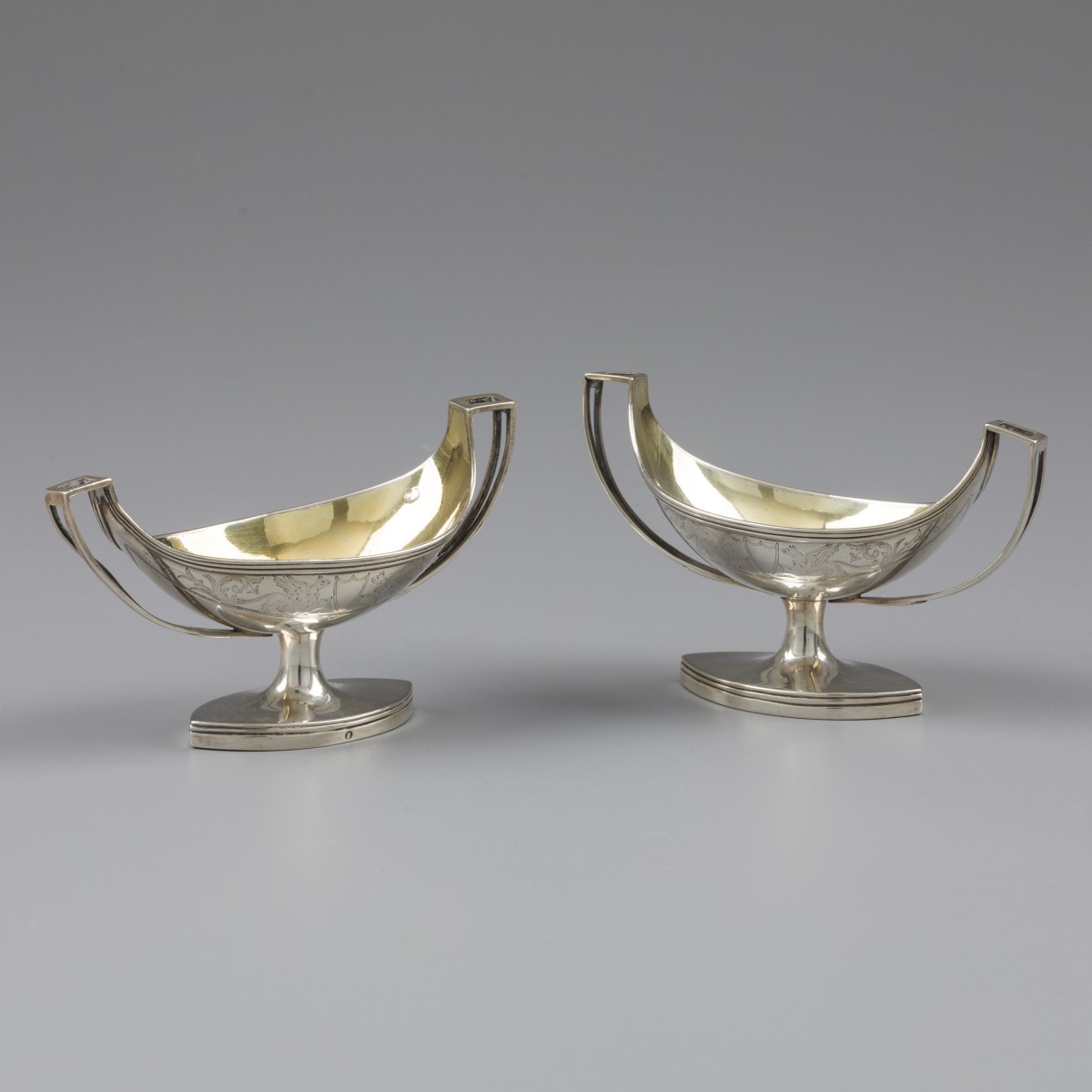 Zoutkelders (2), Parijs ca. 1798, zilver.