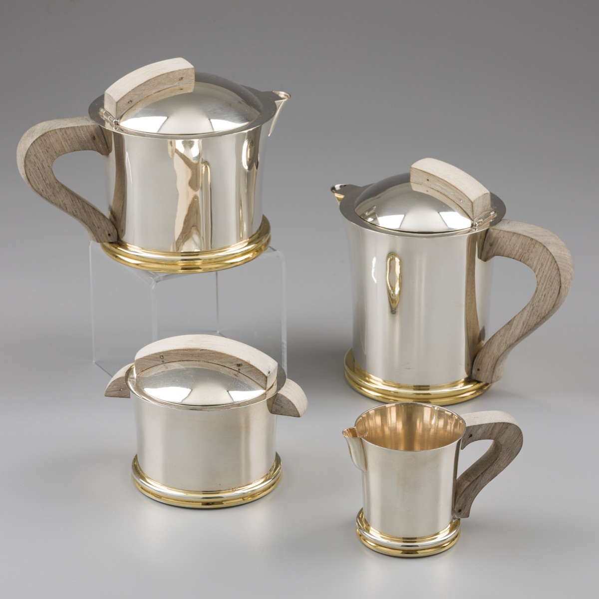 Art Deco koffie- en theeservies (4), Jean Puiforcat, Parijs ca. 1935, zilver.