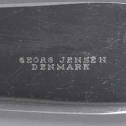 Georg Jensen dinermessen (6), model Acorn, zilver. Ontworpen door Johan Rohde in 1915.
