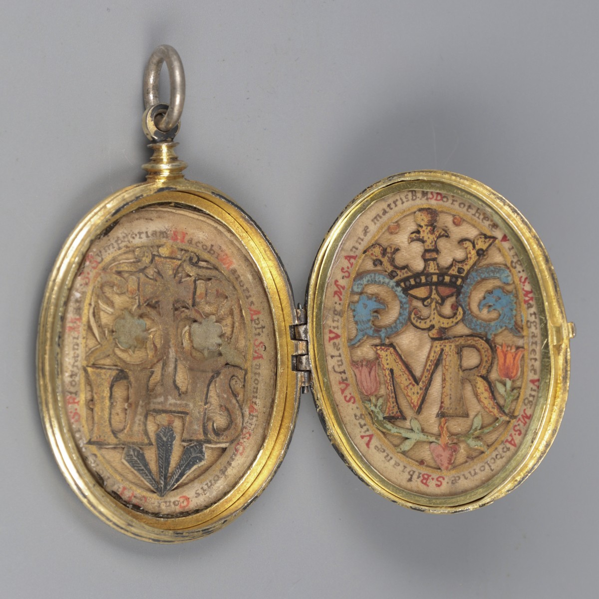 Liturgisch chatelaine medaillon, Europa 18e eeuw, verguld / zilver.