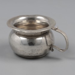 Miniatuur kamer pot / pispot, Arnoldus van Geffen (1728-1769), Amsterdam 1766, zilver.