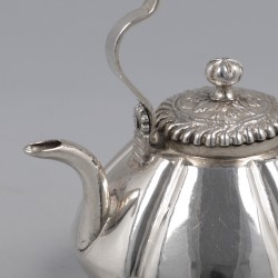 Miniatuur ketel, Pieter van Somerwil I (1706-1753), Amsterdam ca. 1730, zilver.