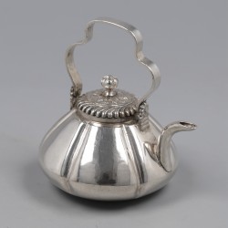 Miniatuur ketel, Pieter van Somerwil I (1706-1753), Amsterdam ca. 1730, zilver.