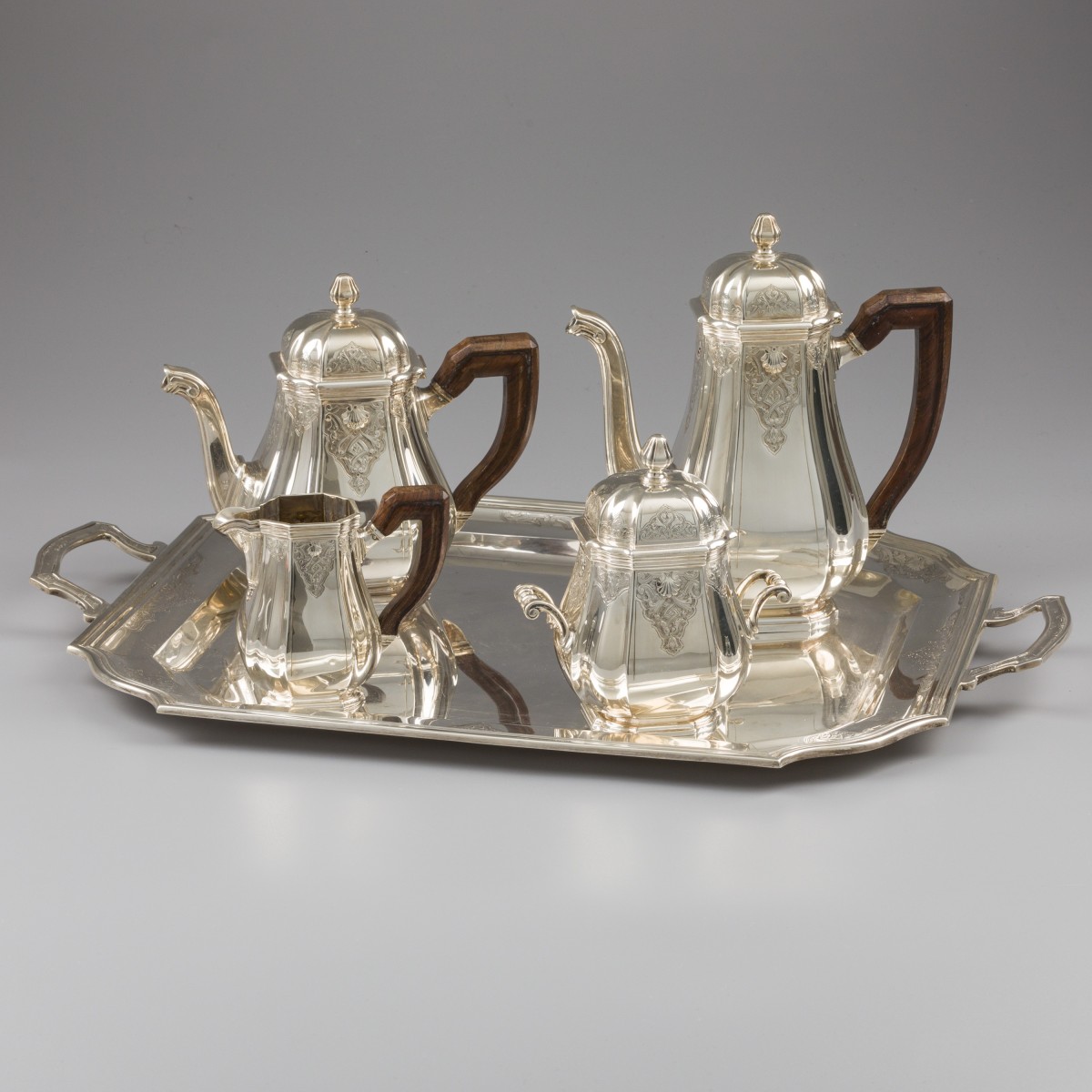 Koffie- en theeservies (5), Julienne Taelman, Gent ca. 1945, zilver.