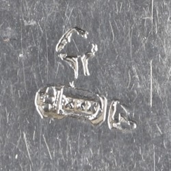 Miniatuur braadpan met vissen, Pieter van Somerwil I (1706-1753), Amsterdam 1734, zilver.