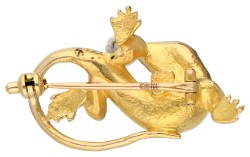 18K geelgouden salamander broche bezet met ca. 0.23 ct. diamant.