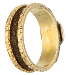 18K Antieke geelgouden herinnering ring met emaille en zaadparel 