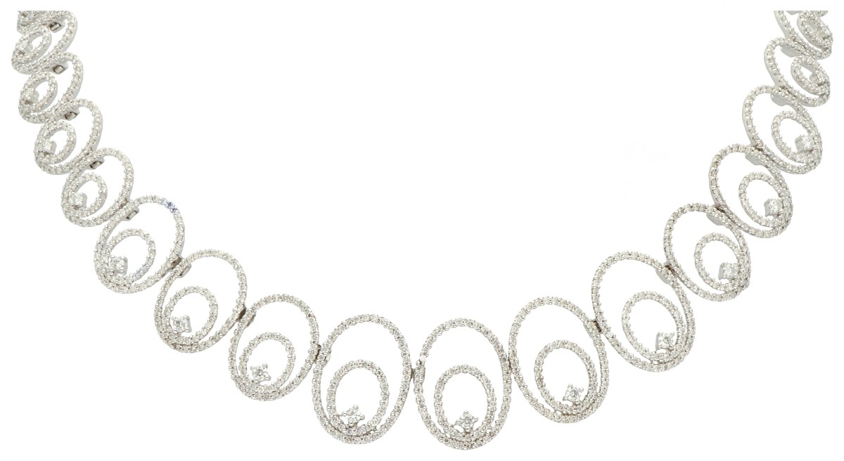 18K witgouden collier bezet met ca. 3.07 ct. diamant