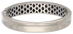 18K witgouden bangle armband bezet met ca. 2.75 ct. diamanten.