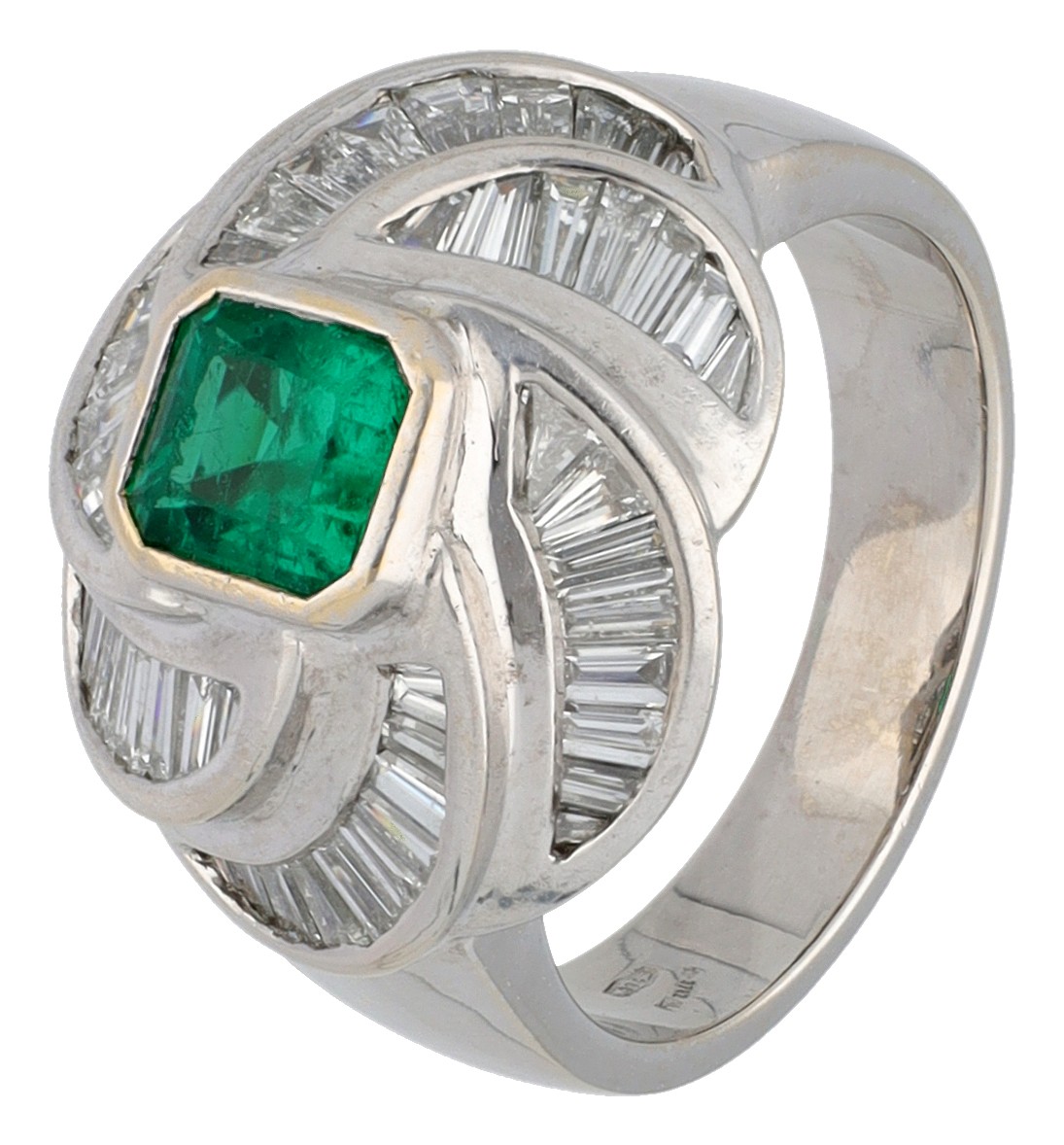 18K witgouden ring met ca. 1.275 ct. diamanten en synthetische smaragd