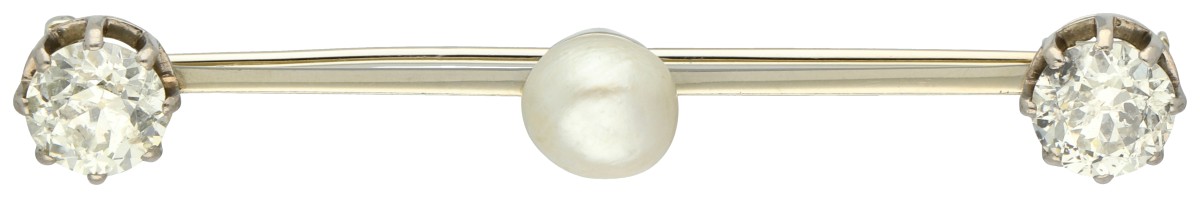 18K witgouden broche bezet met ca. 3.21 ct. diamant en een zoetwater parel