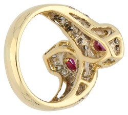 18K geelgouden ring bezet met ca. 0.59 ct. diamant en synthetische robijn