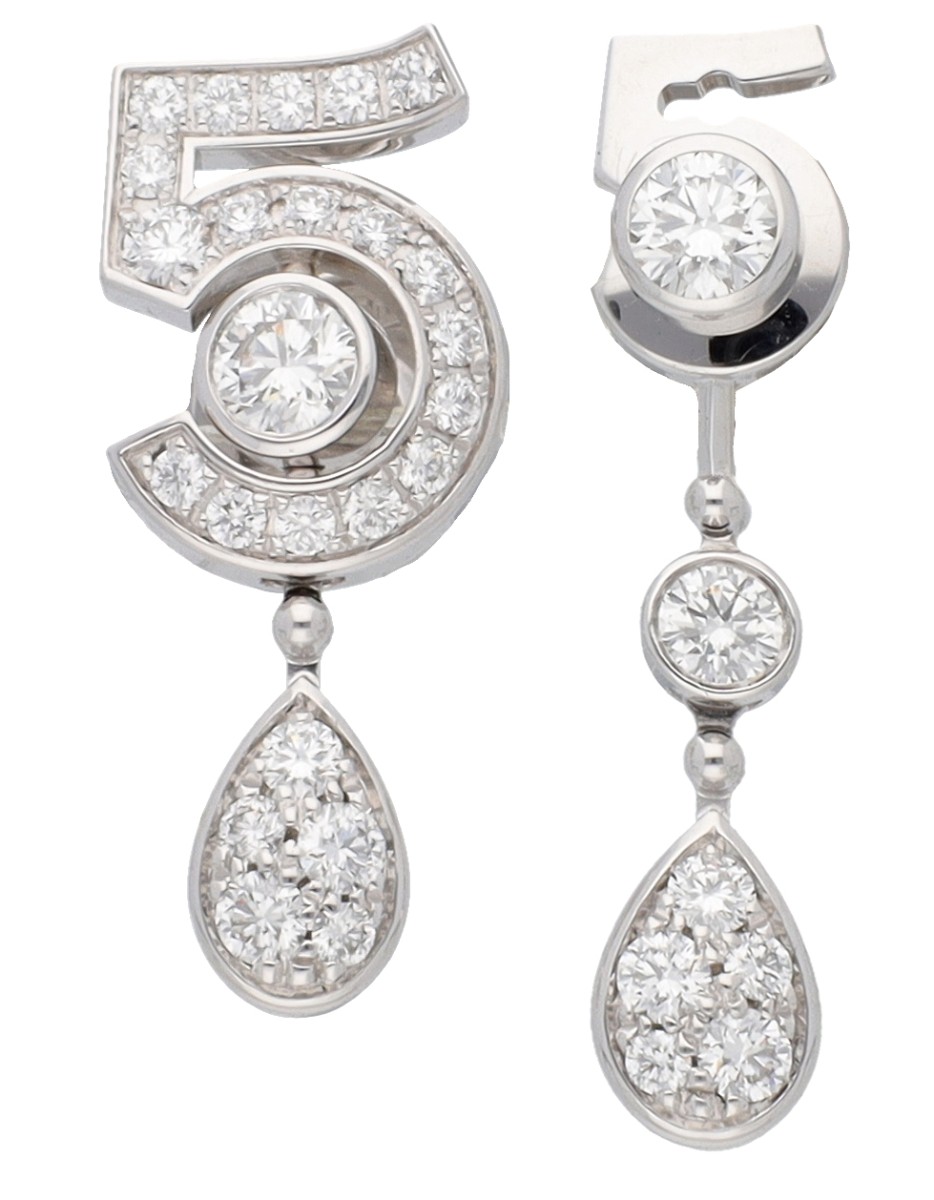 Chanel 18K witgouden Eternal N°5 oorbellen bezet met ca. 0.67 ct. diamant