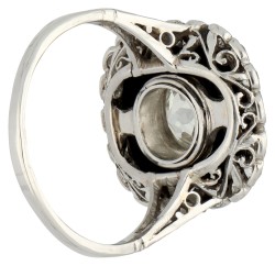 Platina Art Deco ring bezet met HRD gecertificeerde diamant en onyx