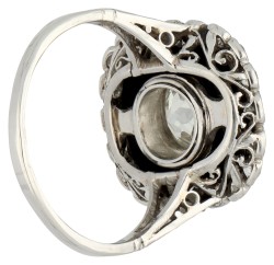 Platina Art Deco ring bezet met HRD gecertificeerde diamant en onyx. 