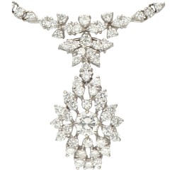 18K witgouden schakelcollier bezet met ca. 5.48 ct. diamant