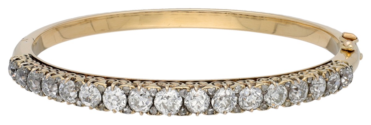 14K geelgouden bangle armband bezet met ca. 3.40 ct. diamant