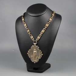 Corpus medaillon "Onze Lieve Vrouw", Europa ca. 1920-1930, zilver.