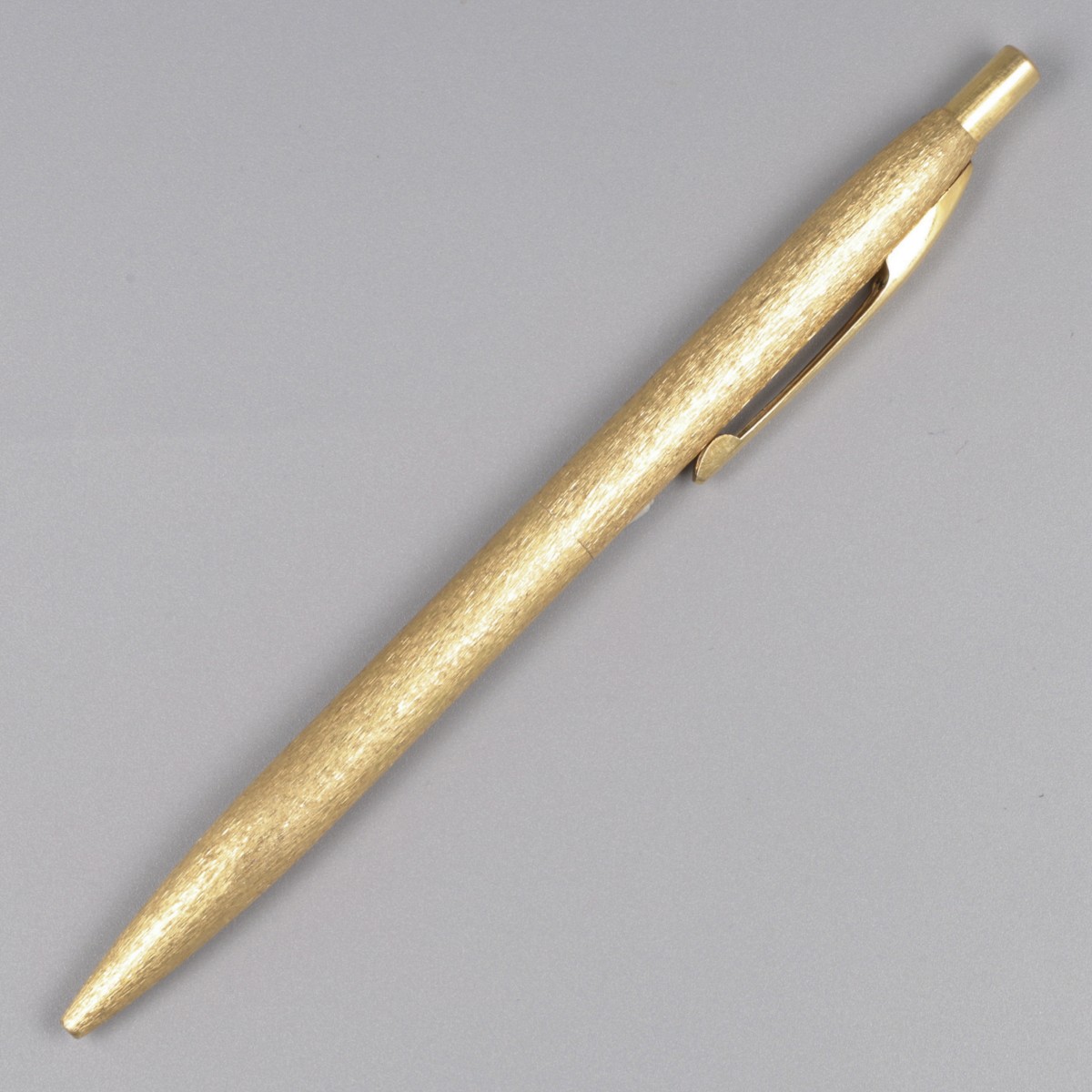 Caran d'Ache ballpointpen goud.