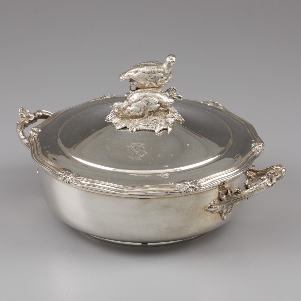 Art Nouveau terrine au-bain-marie "Faisan", F. Nicoud, Successeur de Lavalée, Parijs ca. 1880-1890, zilver.
