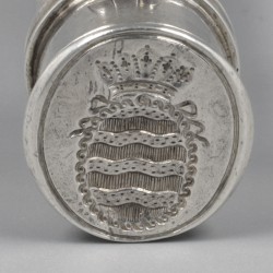 Reisschrijfnecessaire met lakstempel, Nederland 18e eeuw, zilver.