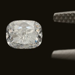 1.01 ct. GIA gecertificeerde natuurlijke diamant.