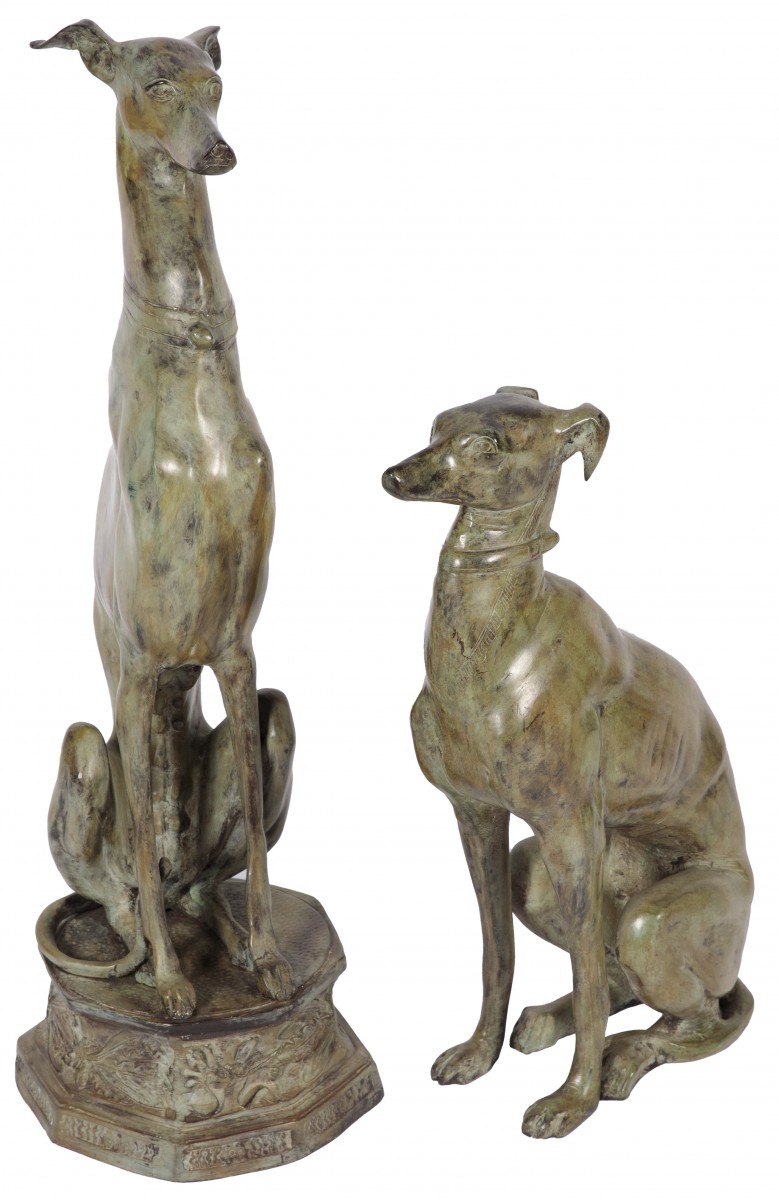 Een set van (2) bronzen hazewindhonden, 20e eeuw.