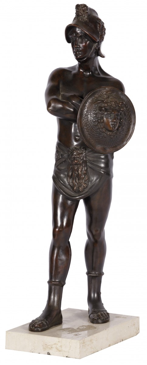 Een bronzen sculptuur voorstellende Perseus, 1e helft 20e eeuw.