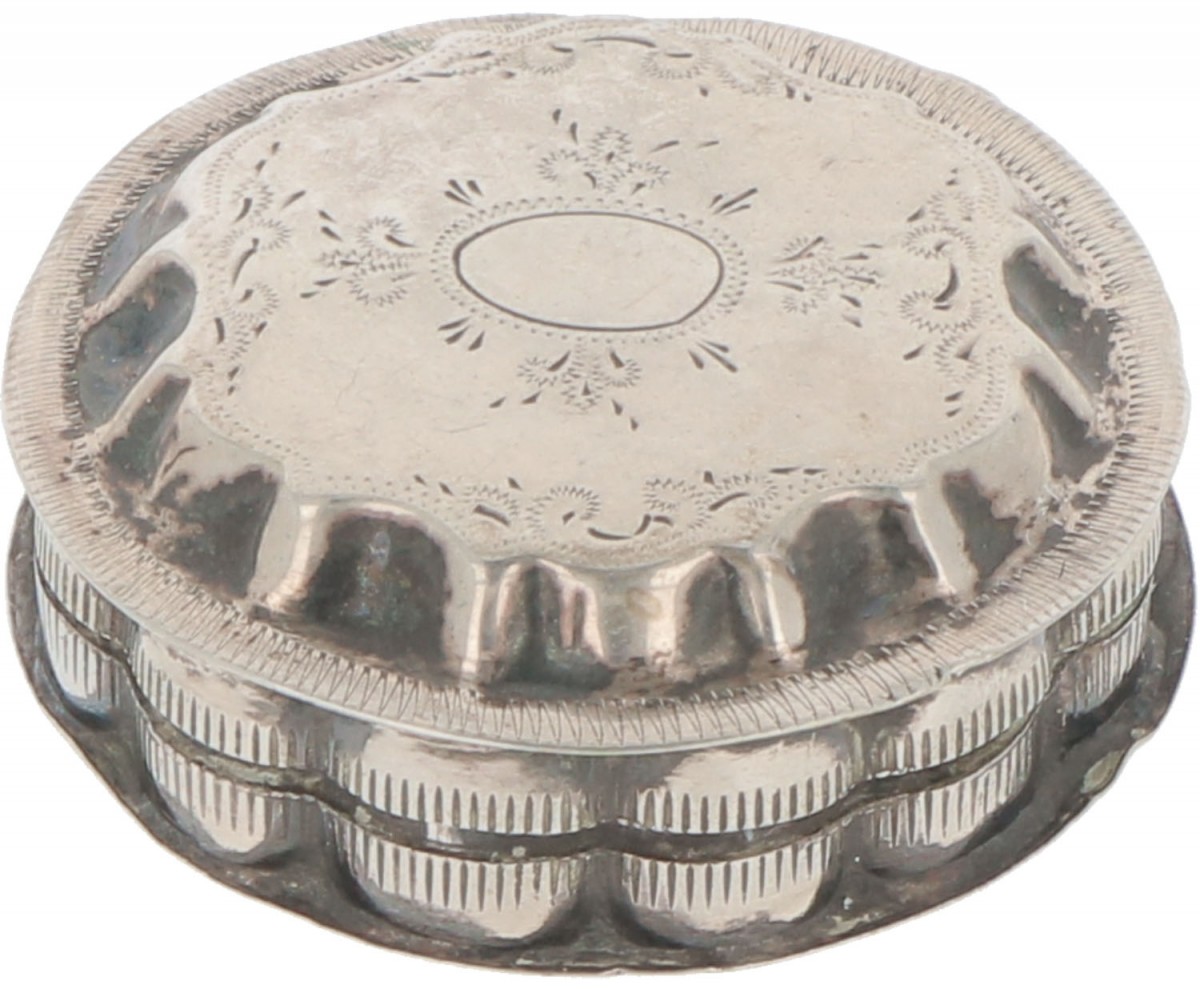 Pepermuntdoosje zilver.