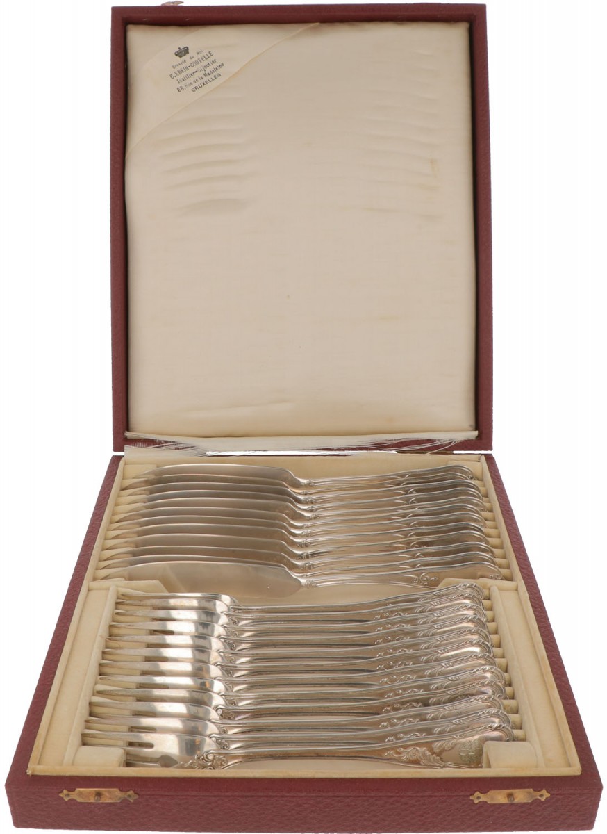 (24) delige set visbestek in cassette zilver.