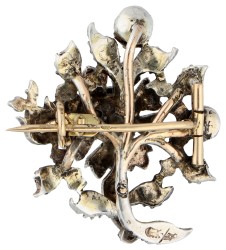 Goud-zilveren antieke broche met diamant