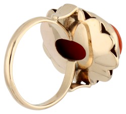 14K geelgouden ring met gesneden bloedkoraal