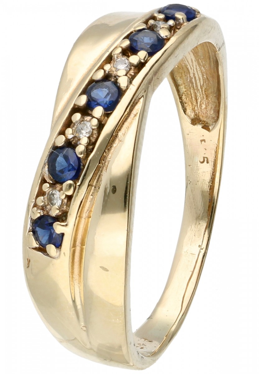 Geelgouden 'criss cross' ring bezet met diamant en synthetische saffier - 14 kt.