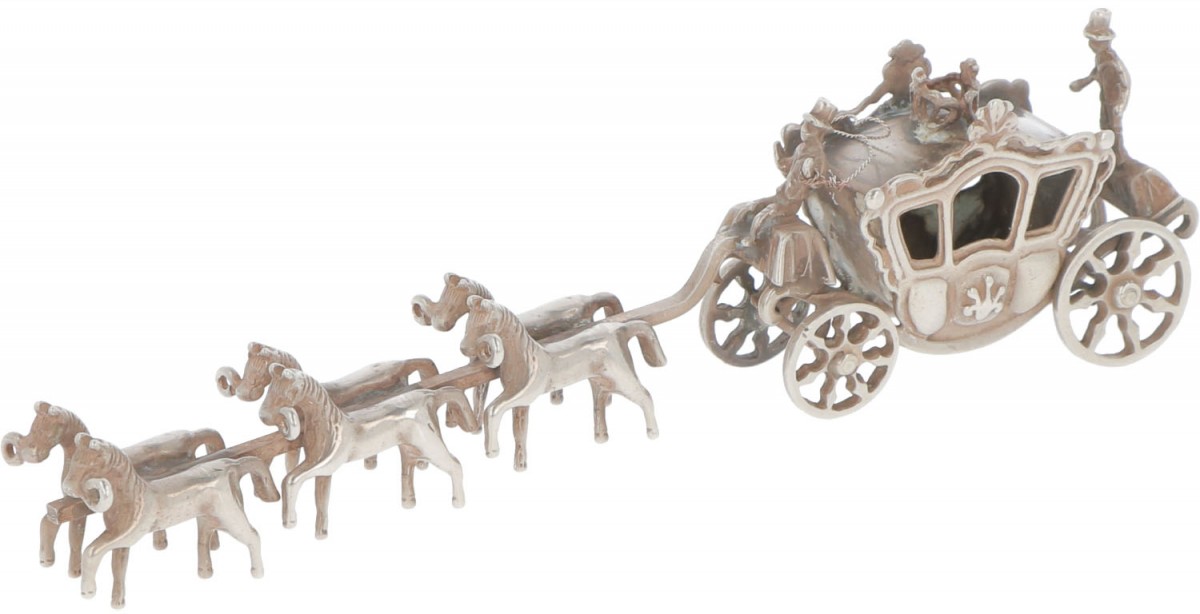 Miniatuur koninklijke koets met zesspan paarden zilver.