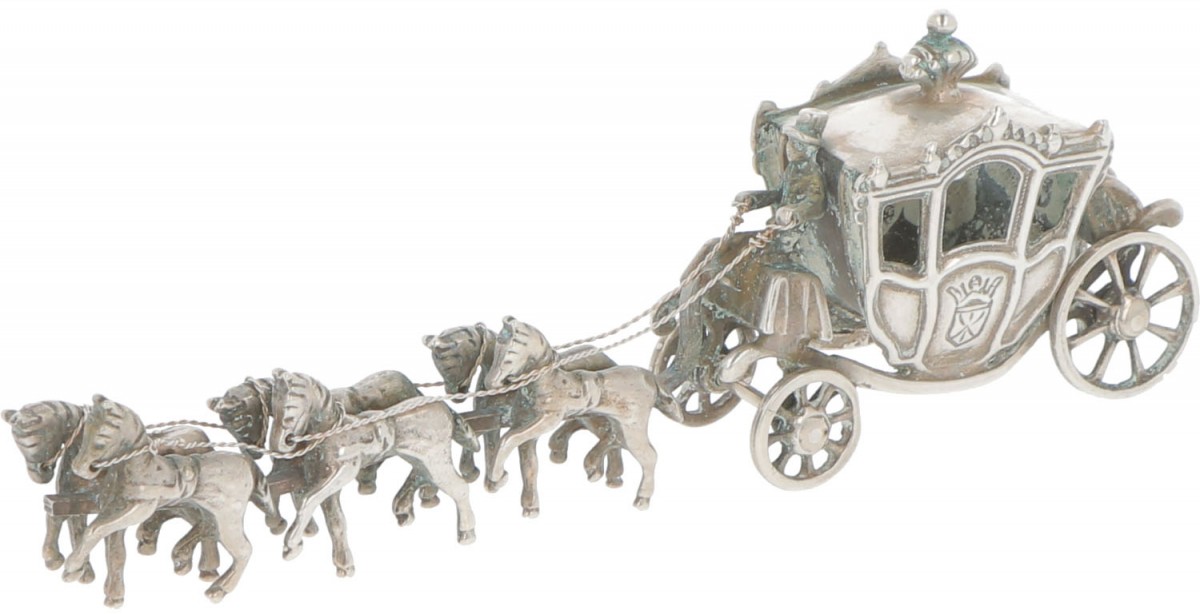 Miniatuur koninklijke koets met 6 paarden zilver.