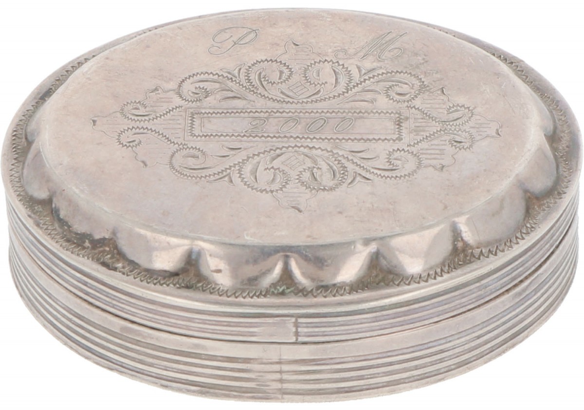 Pepermunt- / pillendoosje zilver.