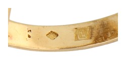 20K geelgouden navette ring bezet met ca. 1.15 ct. diamant