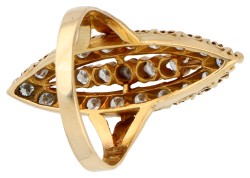 20K geelgouden navette ring bezet met ca. 1.15 ct. diamant