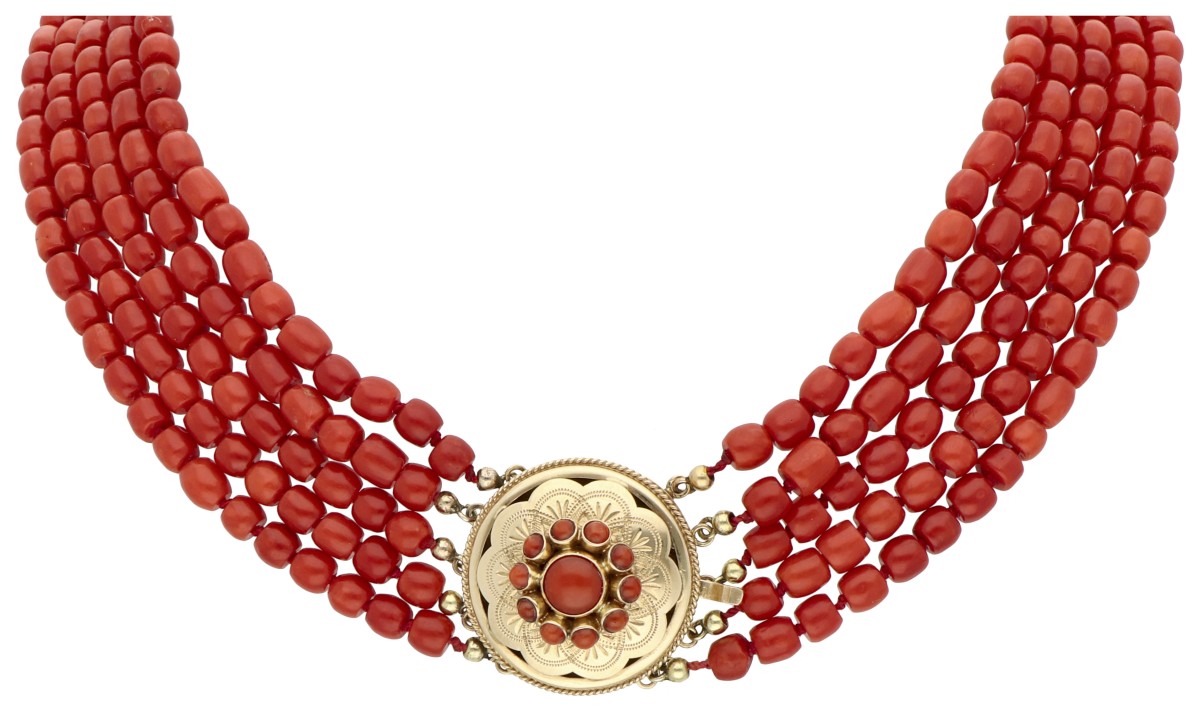 Vintage vijf-rijig bloedkoralen collier met een 14 kt. geelgouden sluiting.