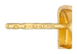 18K Lapponia geelgouden oorbellen bezet met ca. 0.06 ct. diamanten