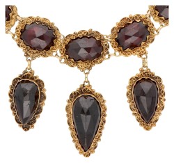 14K geelgouden antiek collier bezet met granaat