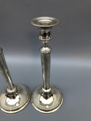 Kandelaars (2), J. Feysen, Brussel ca. 1900, zilver.