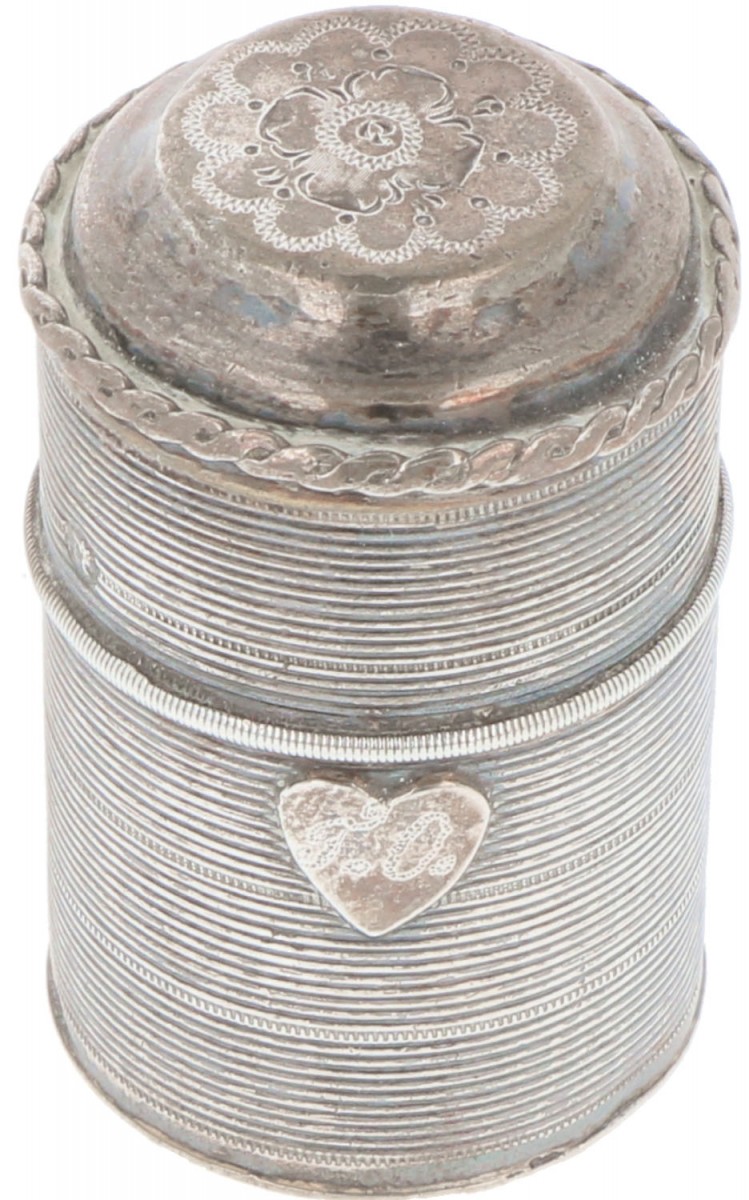 Lodereindoosje zilver.