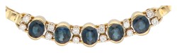 18K geelgouden collier bezet met ca. 0.24 ct. diamant en saffier